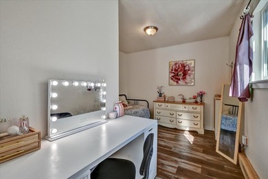 Pride of ownership located in Redwood City, this cozy 2-bedroom - photo 27