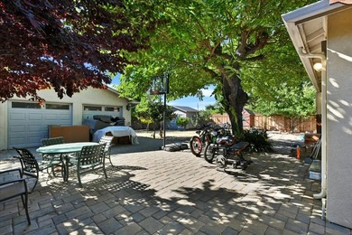 Pride of ownership located in Redwood City, this cozy 2-bedroom - photo 30