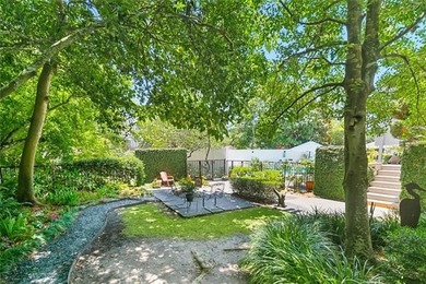 Architecturally significant Lake Vista home on desirable Swan - photo 5