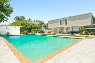 Architecturally significant Lake Vista home on desirable Swan - photo 6