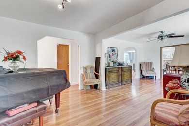 Priced To Sell! Immaculate and charming expanded Cape set on 1.5 - photo 16