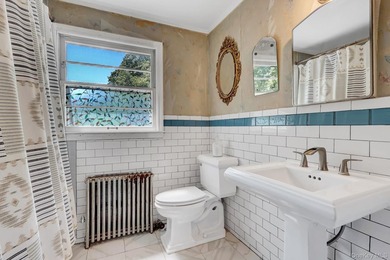 Priced To Sell! Immaculate and charming expanded Cape set on 1.5 - photo 21
