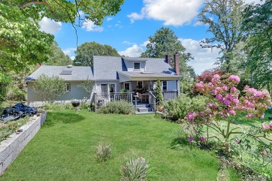 Priced To Sell! Immaculate and charming expanded Cape set on 1.5 - photo 25