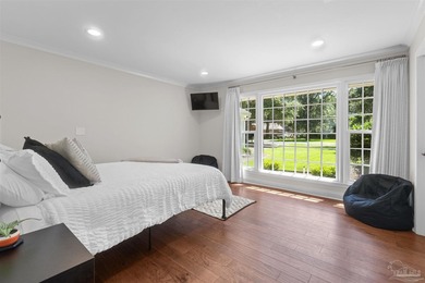 Beautifully updated pool home in the heart of Gulf Breeze! - photo 42