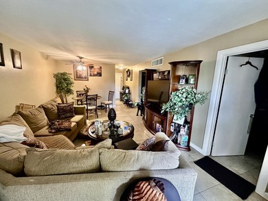 Move-in ready - 2 Beds, 1.5 Baths, Screened Balcony, 847-sf - photo 6