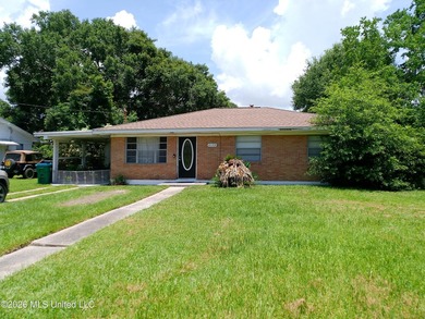 Well kept 3bdrm 2bath home. Great investment or owner occupied - photo 2
