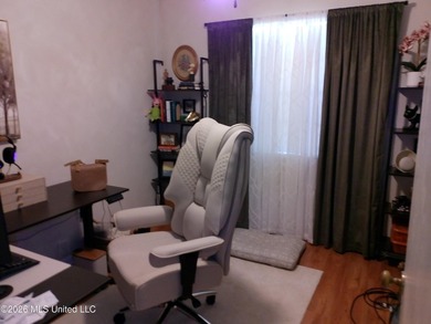 Well kept 3bdrm 2bath home. Great investment or owner occupied - photo 8