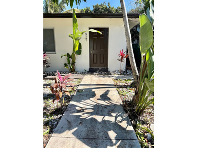 Location, location, location! 2 detached properties on a 7,000 - photo 4