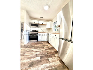 Location, location, location! 2 detached properties on a 7,000 - photo 7