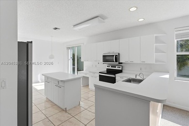 Beautiful 4-bedroom, 2.5-bath home located in a secure gated - photo 14