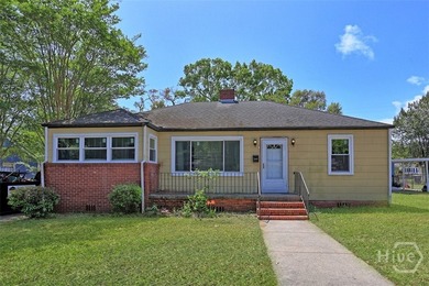 Great Opportunity to Build Equity! This 3-bedroom, 1-bath home - photo 2