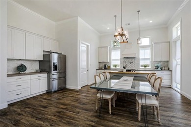 Stunning open floor plan home with 3 bedrooms and 3.5 baths - photo 4