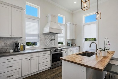 Stunning open floor plan home with 3 bedrooms and 3.5 baths - photo 5