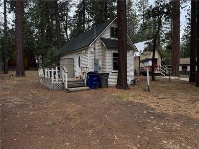 Extensively renovated 2-bedroom Moonridge cabin situated on two - photo 2