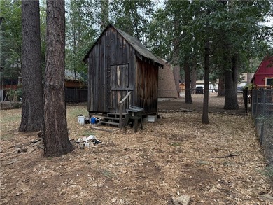 Extensively renovated 2-bedroom Moonridge cabin situated on two - photo 5