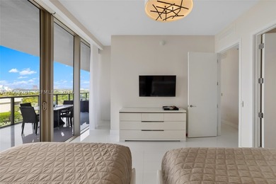 Experience the ultimate luxury lifestyle in this 2-bedrooms + 2 - photo 37