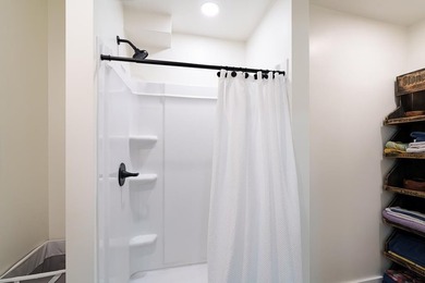 Welcome home to this well-maintained, tastefully updated brick - photo 44