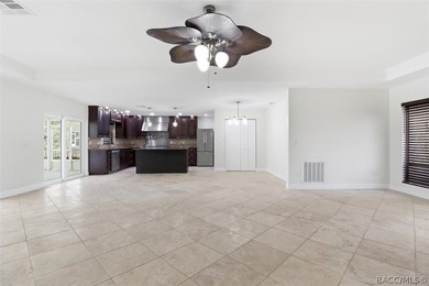 There's a party on 5th Ave! Welcome to this spacious 4 bedroom - photo 10