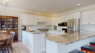 Spacious 4-bedroom, 3.5 bath residence with a rare 4-car garage - photo 10