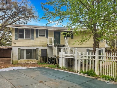 Welcome to a rare Tybee opportunity with deep water access, a - photo 1