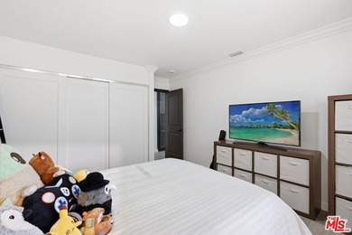 Welcome to this beautifully renovated 3-bedroom, 2-bath home - photo 10
