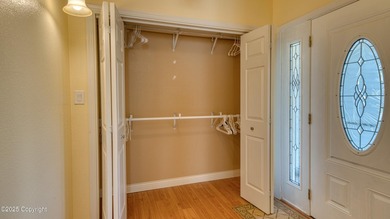 Beautifully maintained 4 bed, 3 bath custom home with 2,624 sq - photo 8