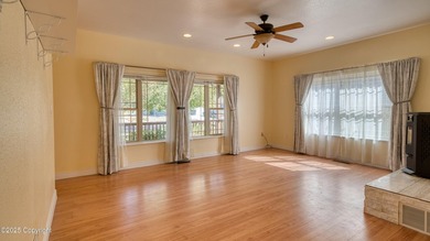 Beautifully maintained 4 bed, 3 bath custom home with 2,624 sq - photo 9