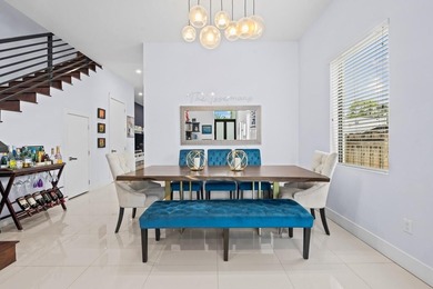 Minutes from Coral Gables, on a quiet, tree-lined street in one - photo 6