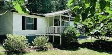 Lake Home For Sale in Eatonton, Georgia