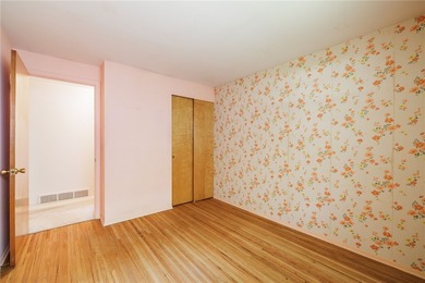 Spacious 3-bedroom, 1.5-bath ranch with over 1500 square feet - photo 19