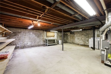 Spacious 3-bedroom, 1.5-bath ranch with over 1500 square feet - photo 28