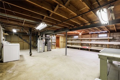 Spacious 3-bedroom, 1.5-bath ranch with over 1500 square feet - photo 30