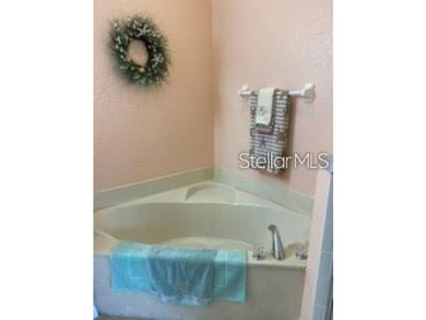 Under contract-accepting backup offers. Welcome home to this - photo 6