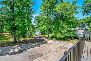Welcome to this beautifully maintained 3 bedroom/3 and 1/2 bath - photo 13