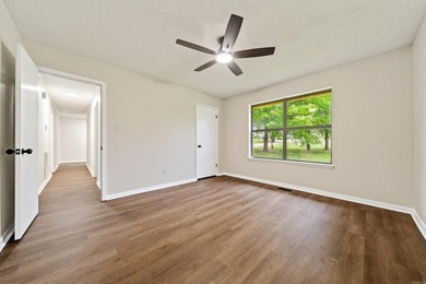 Tucked away in the natural beauty of Royal, Arkansas, this warm - photo 17