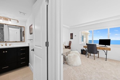 Refined 2-Bedroom, 2-Bath Residence In Prestigious Park Tower - photo 19