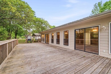 Tucked away in the natural beauty of Royal, Arkansas, this warm - photo 22