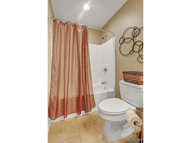 Welcome to this beautifully maintained 3 bedroom/3 and 1/2 bath - photo 29