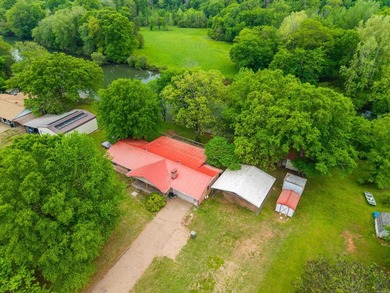 Tucked away in the natural beauty of Royal, Arkansas, this warm - photo 34