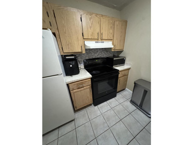 Welcome to this charming two-bedroom, one-and-a-half-bath - photo 5