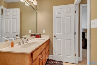 Welcome to this beautifully maintained 3 bedroom/3 and 1/2 bath - photo 37