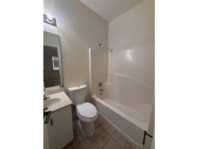 Welcome to Lake Marion Golf Resort! This charming 2-bedroom - photo 5