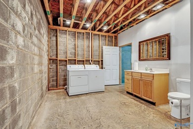Welcome to this beautifully maintained 3 bedroom/3 and 1/2 bath - photo 45