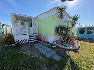 PHENOMENAL INVESTMENT OPPORTUNITY IN THE COMMUNITY OF TREASURE - photo 3