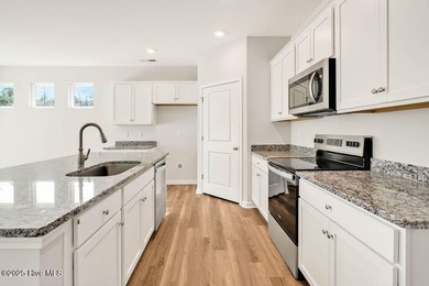 This beautiful Darby floor plan with 5 bedrooms, 3 full baths - photo 8