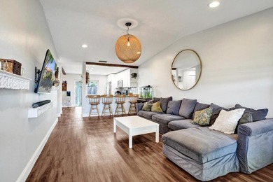 An updated and spacious corner villa in Forest Lake community at - photo 5