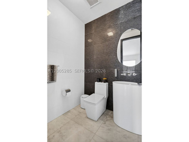 Stunning, fully updated 4-bedroom, 3.5-bath residence located in - photo 26