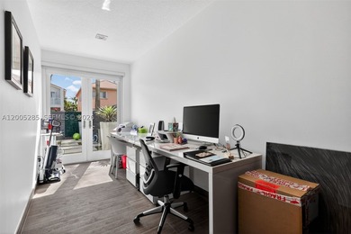 Stunning, fully updated 4-bedroom, 3.5-bath residence located in - photo 35