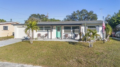 Perfectly landscaped yard is the perfect entrance to this - photo 36