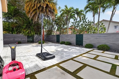 Stunning, fully updated 4-bedroom, 3.5-bath residence located in - photo 38